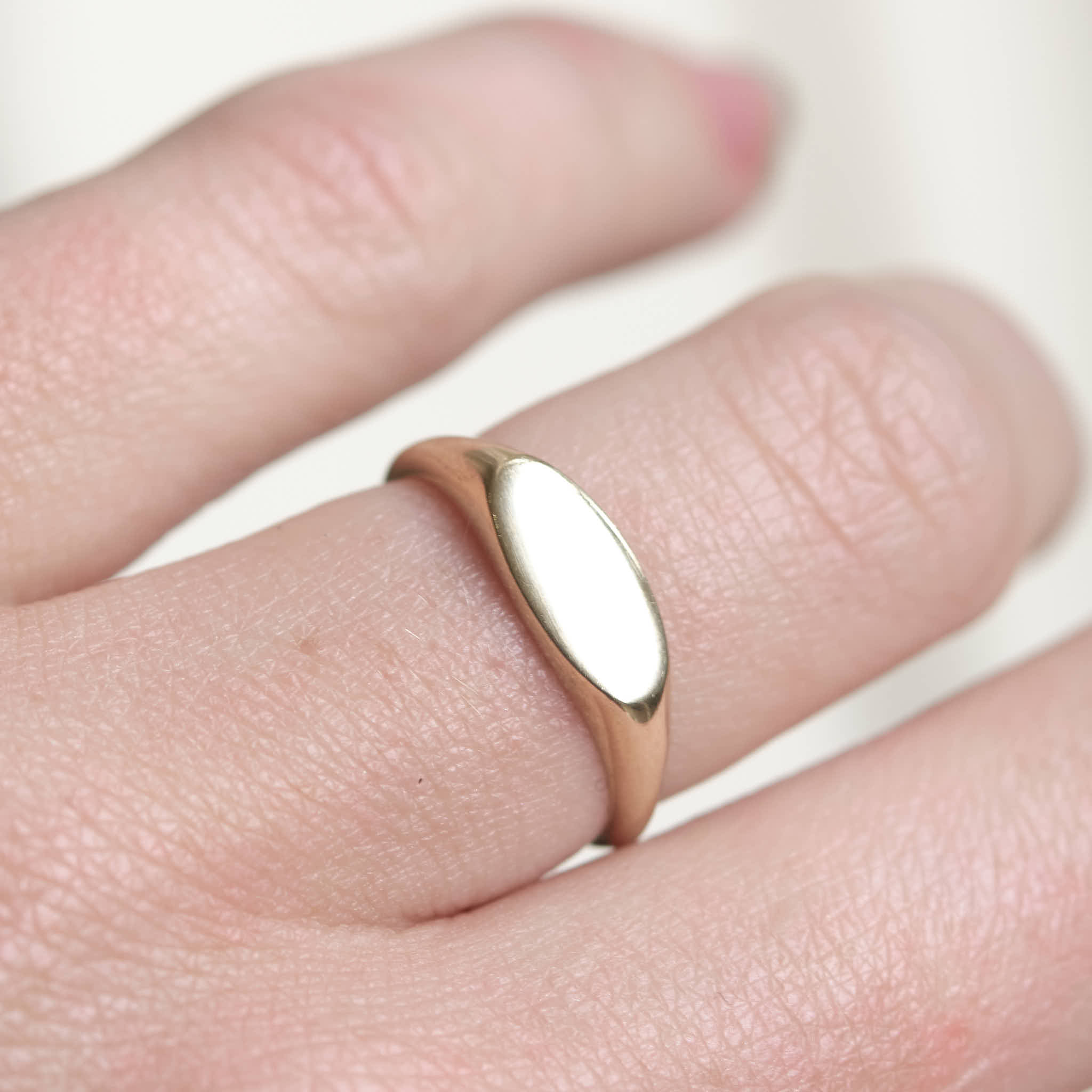 OVAL SIGNET RING – Ernest & Joe
