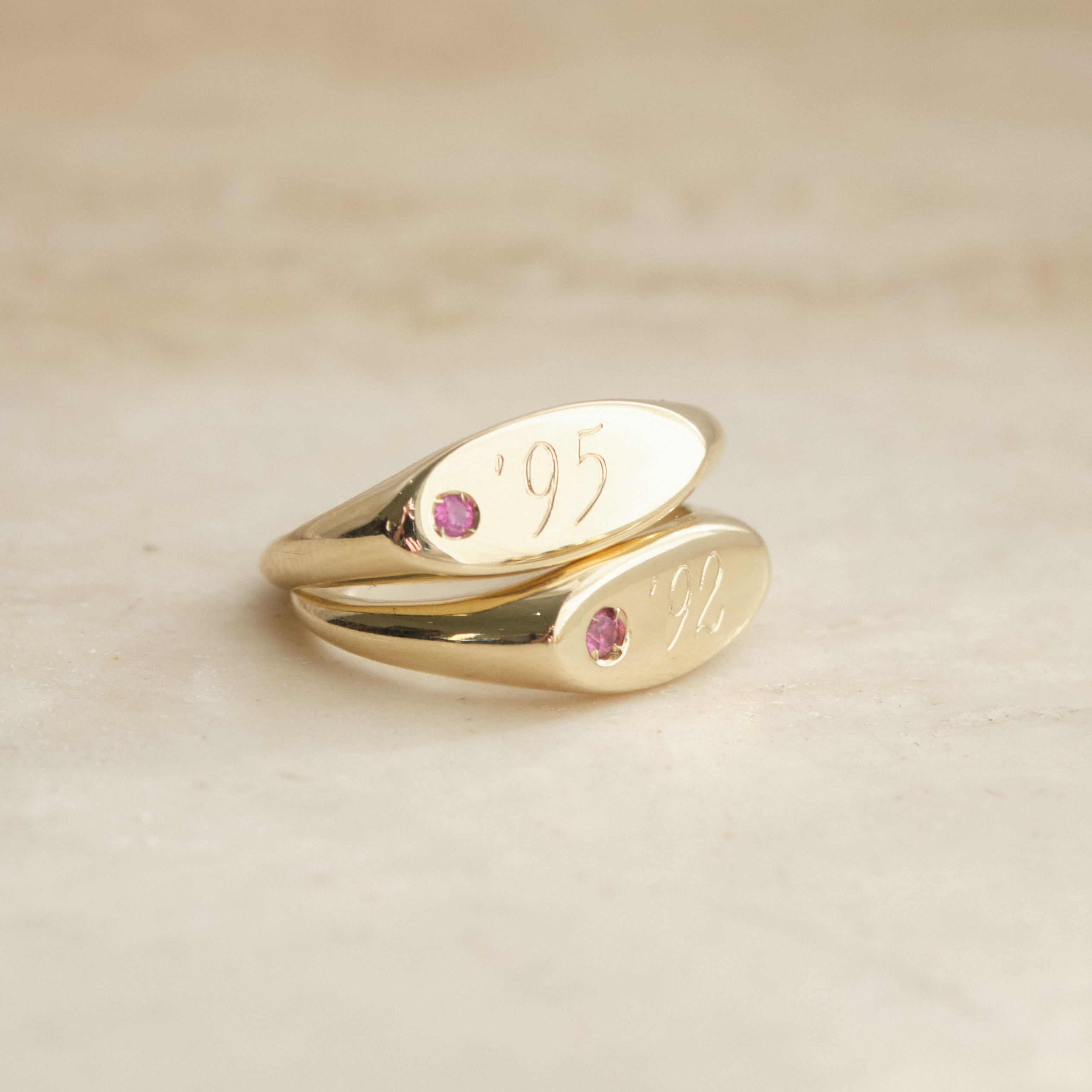 OVAL SIGNET RING – Ernest & Joe