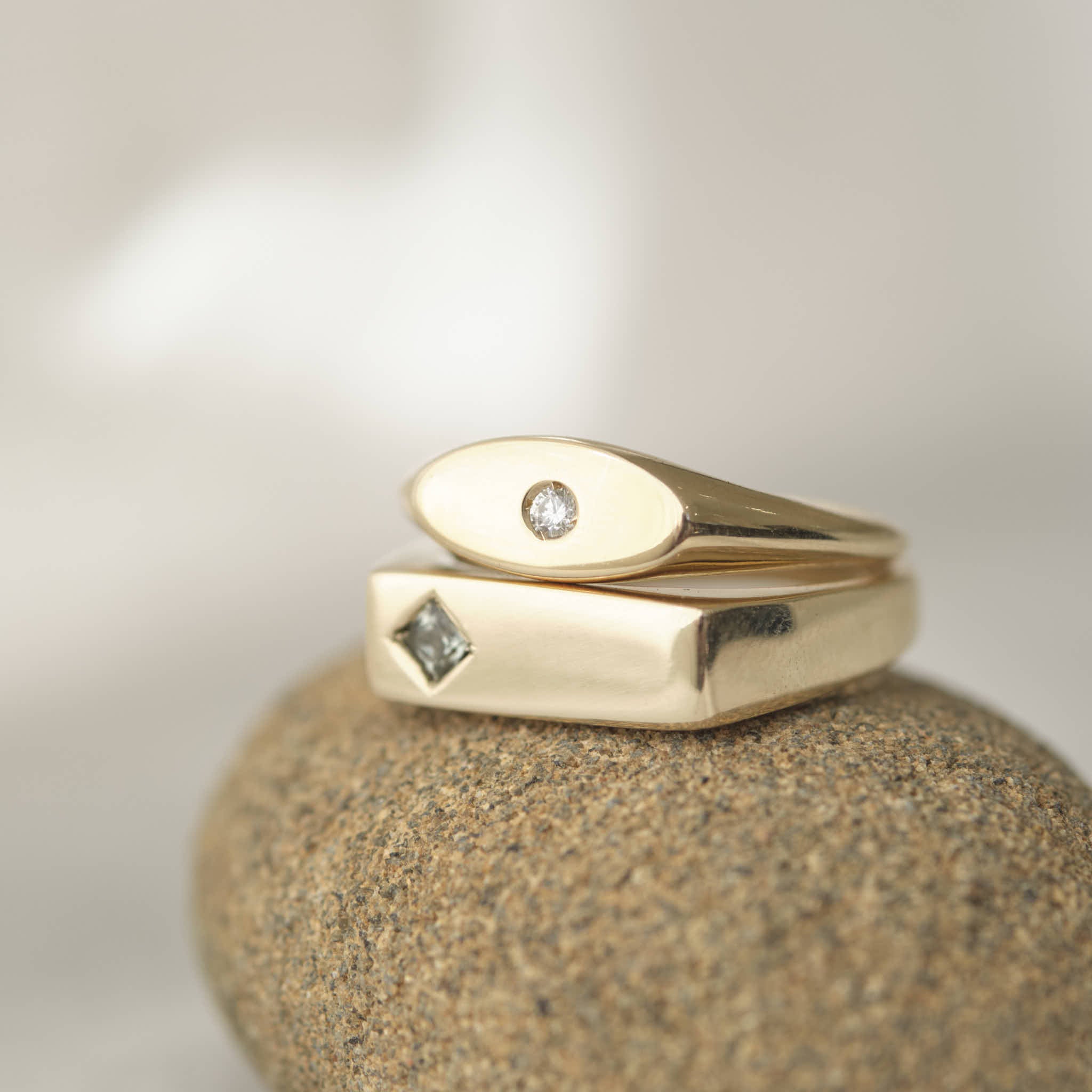 OVAL SIGNET RING – Ernest & Joe