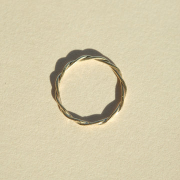 TWISTIE RING