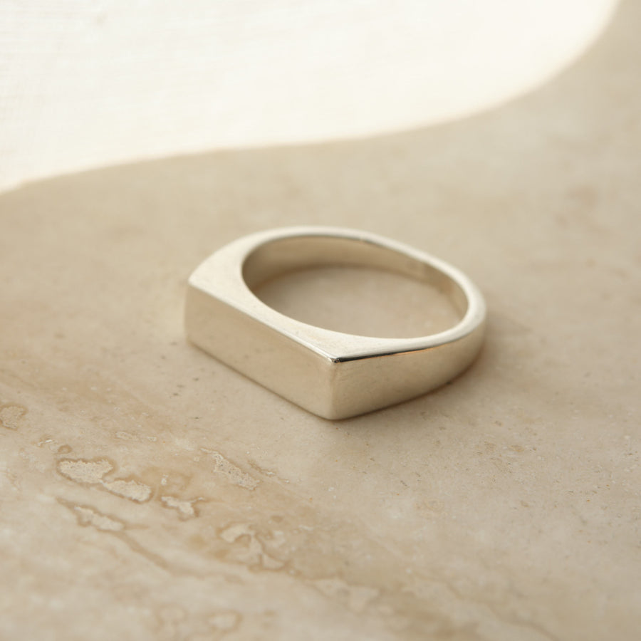 BAR SIGNET RING