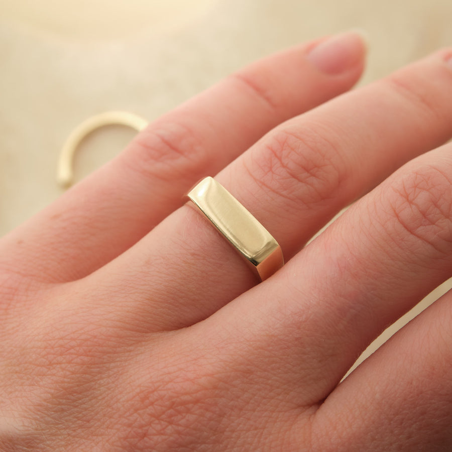 BAR SIGNET RING