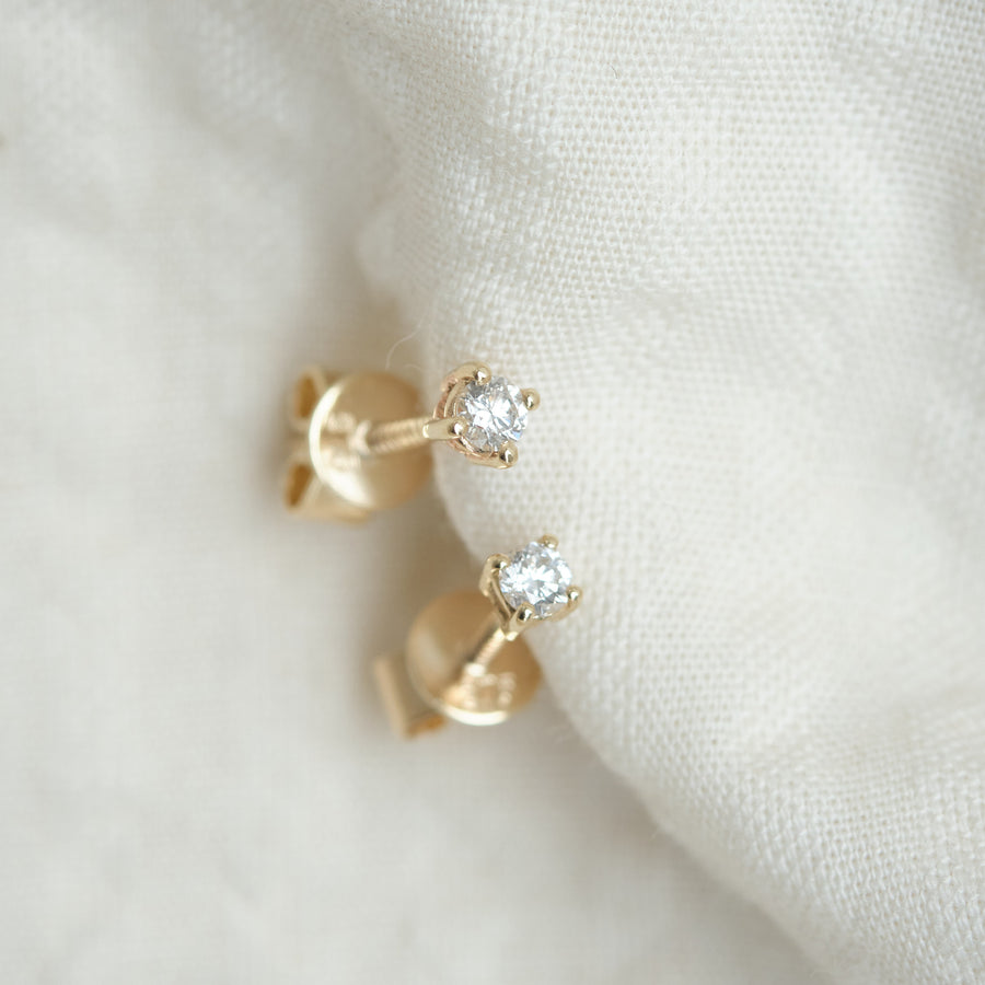 DIAMOND STUDS