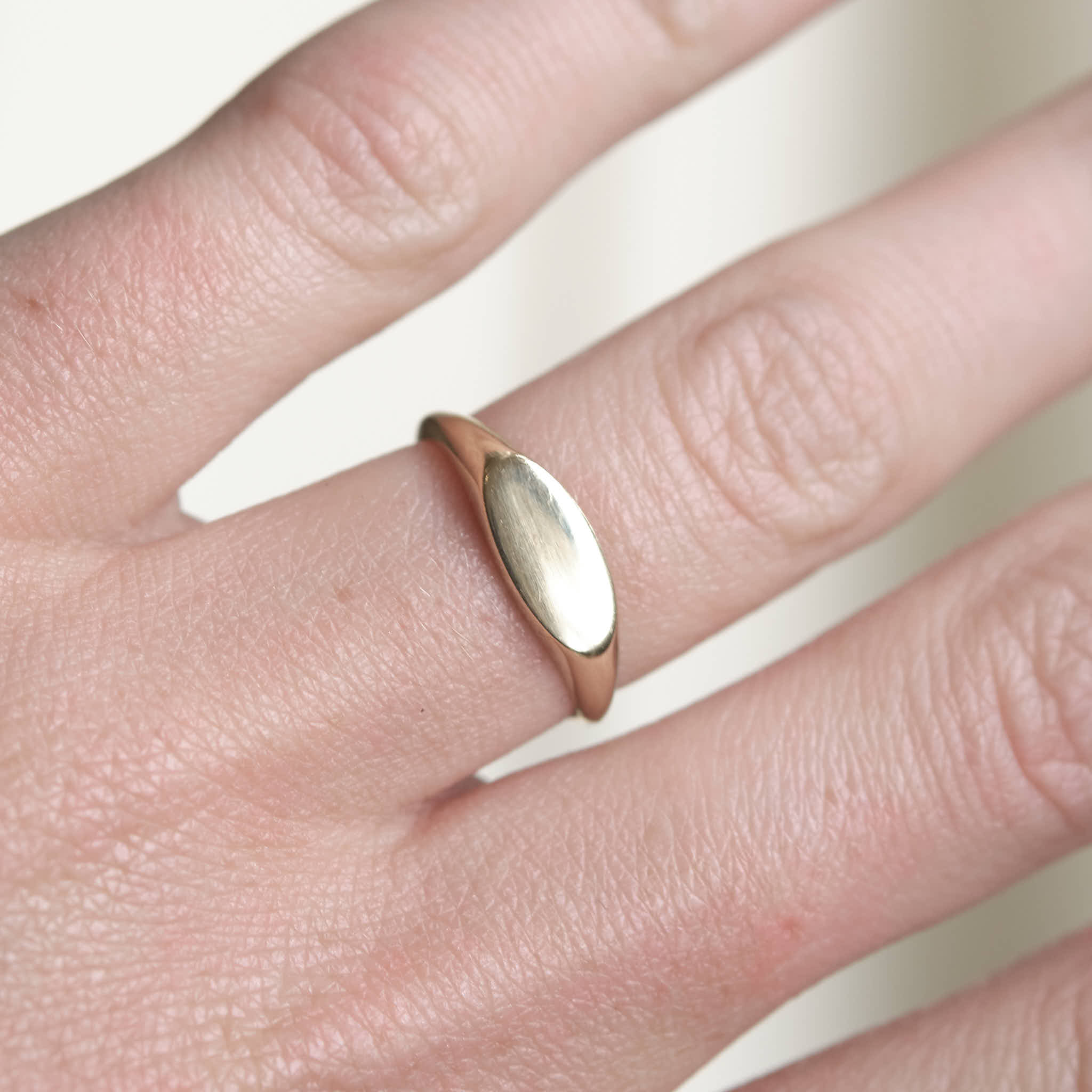 OVAL SIGNET RING – Ernest & Joe