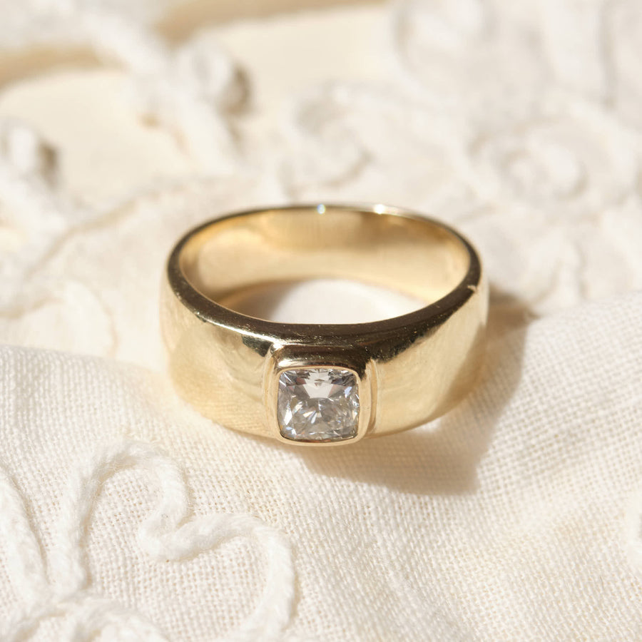 SOLACE RING