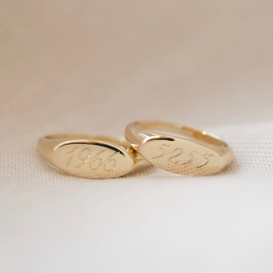 OVAL SIGNET RING – Ernest & Joe