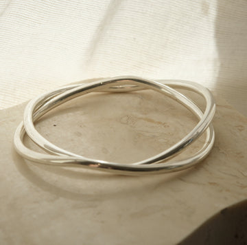 FLUID BANGLE