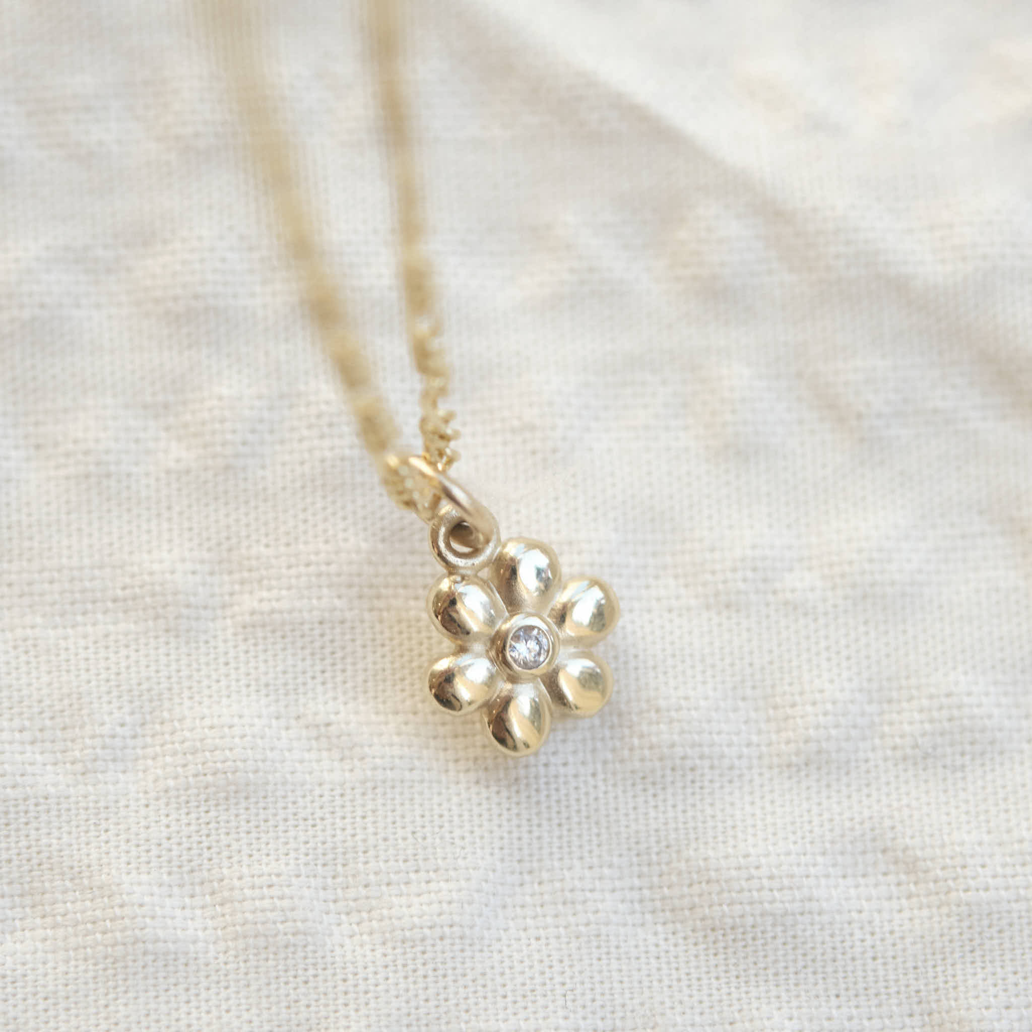 DAISY CHARM